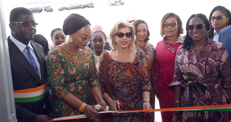 Lutte contre les VBG : Mme Dominique Ouattara inaugure la Maison des femmes d’Adiaké (Safe Home) Lutte contre les VBG : Mme Dominique Ouattara inaugure la Maison des femmes d’Adiaké (Safe Home)