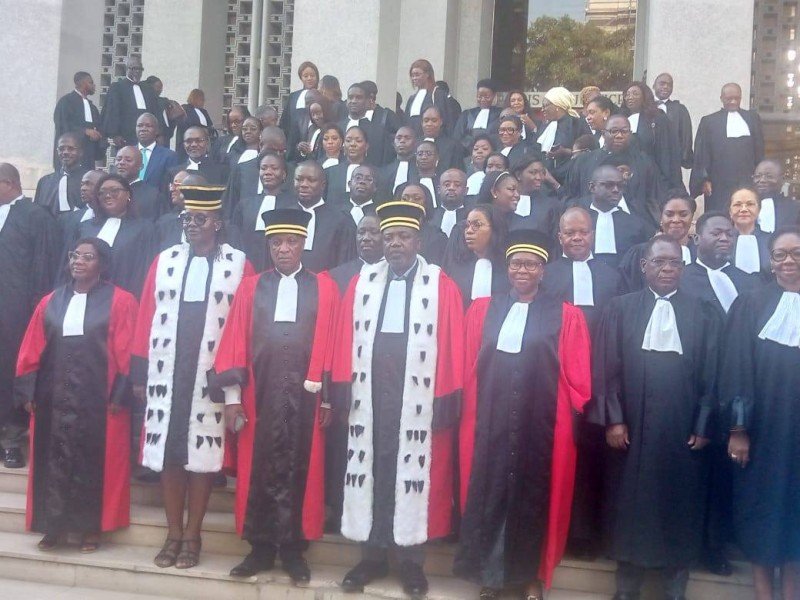 Justice ivoirienne : 31 notaires prêtent serment à Abidjan Justice ivoirienne : 31 notaires prêtent serment à Abidjan