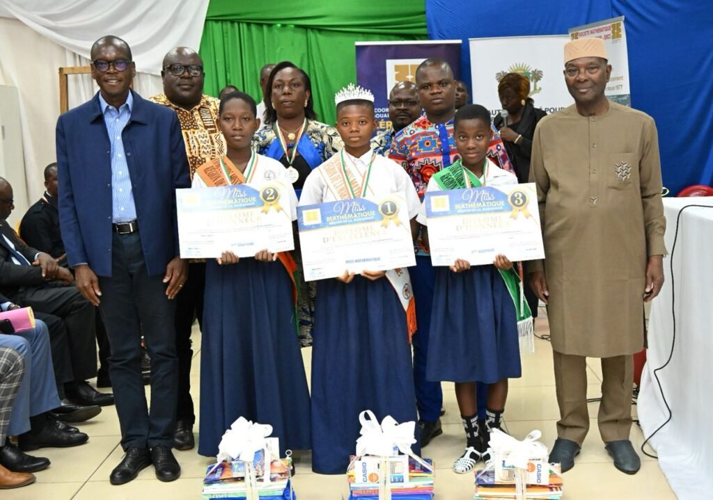 36 lauréates du concours Miss Mathématiques de la Marahoué récompensées, le Président de la HABG distingué par le Professeur Saliou Touré