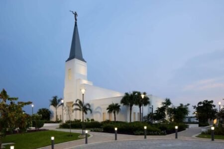 Religion : L’Église des Saints des Derniers Jours ouvre ses portes au public