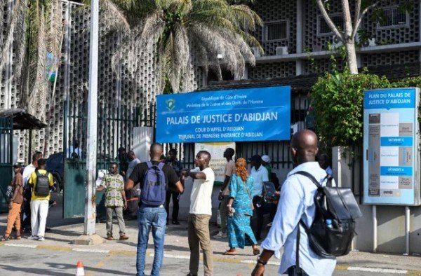 Côte d’Ivoire : Second procès de Thiam, la Police met en place un plan de circulation aux alentours du palais de Justice du Plateau Côte d’Ivoire : Second procès de Thiam, la Police met en place un plan de circulation aux alentours du palais de Justice du Plateau