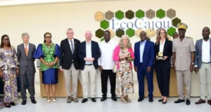 Odienné : Une importante délégation d’ambassadeurs de l’Union européenne visite une usine de cajou