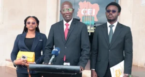 Présidentielle 2025 : Mohamed Kouakou N'Da, premier candidat à déposer son dossier à la CEI