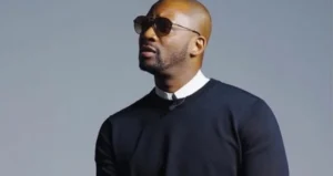 Singuila lance un challenge d’écriture du 2e couplet de son titre ‘’On fait comment”