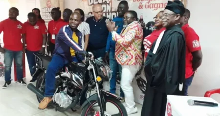 Jeu  “Décap’s ton douahou” World cola: Kouamé Kouassi Serge décroche la première moto