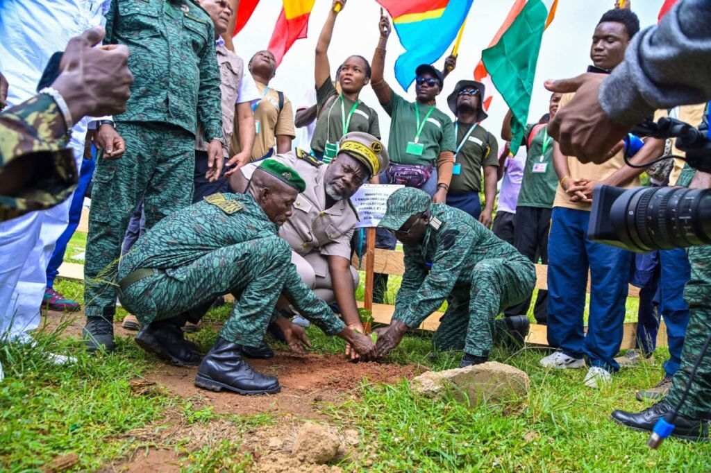 Restauration des forêts-   35000 Baobabs  plantés  à Kani  par la  Fondation Cœur Vert