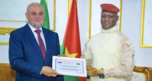 La Russie livrera un laboratoire mobile de détection des maladies infectieuses au Burkina Faso
