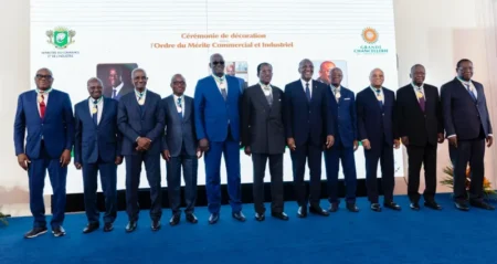 Le ministre Souleymane Diarrassouba décore 110 bâtisseurs de l’économie nationale