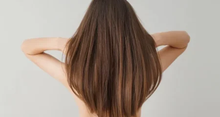 Cheveux longs, pas cassants : Le guide maison pour une crinière forte et éclatante sans coiffeur