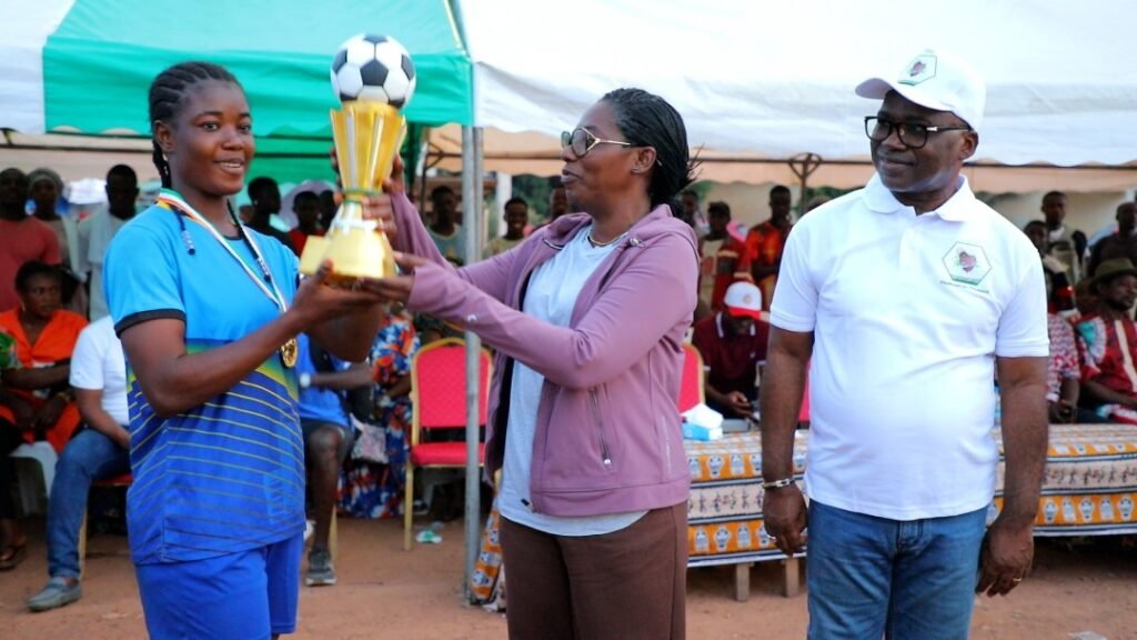 Bouaflé-   Azi Koffi occupe sainement la jeunesse féminine