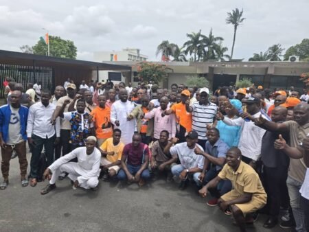 Dépôt de candidature à la CEI – Une méga manifestation  pour accompagner Ouattara