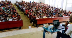 Enseignement supérieur : Gnamien Konan appelle à la suppression des cours magistraux