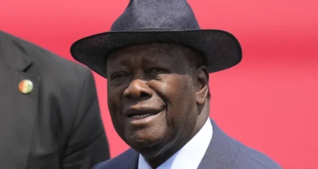 Alassane Ouattara signe un décret fixant l'organisation et le fonctionnement des bureaux de vote