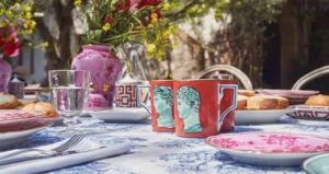Adieu les sets de table : Le nouveau chic estival pour une table élégante et décontractée