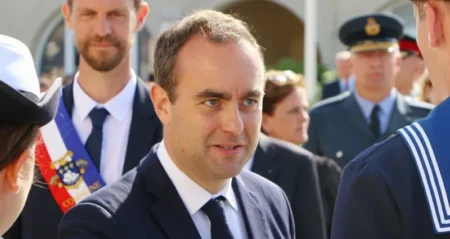 France : Macron nomme Sébastien Lecornu à Matignon : Ce que l’on sait du Premier ministre de 39 ans