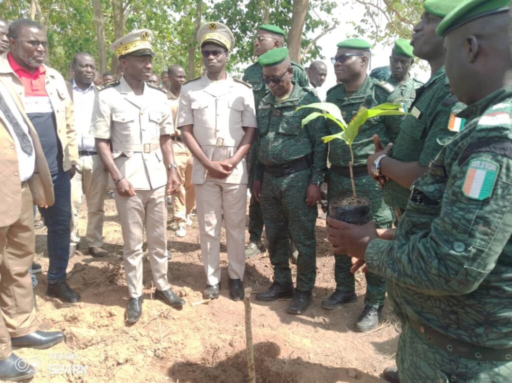 Bédiala: La Journée nationale de la Paix célébrée par une opération de planting d’arbres Bédiala: La Journée nationale de la Paix célébrée par une opération de planting d’arbres