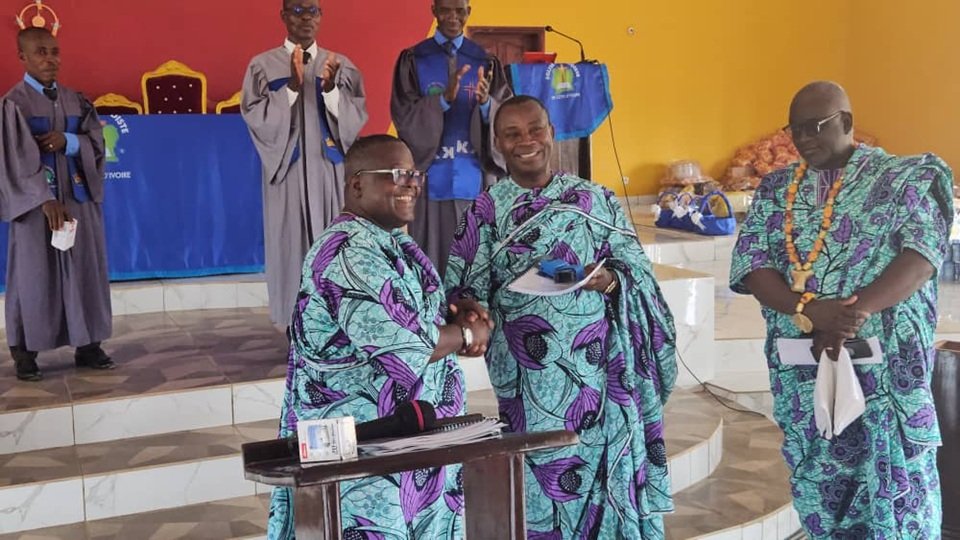 Temple Israël d’Assié Koumassi: Une nouvelle ère s’ouvre après 15 ans de leadership Laïc Temple Israël d’Assié Koumassi: Une nouvelle ère s’ouvre après 15 ans de leadership Laïc