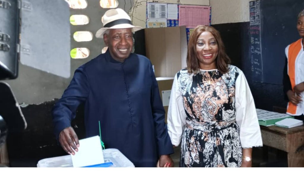 Élections législatives 2025:   Adama Toungara vote pour la paix et le développement