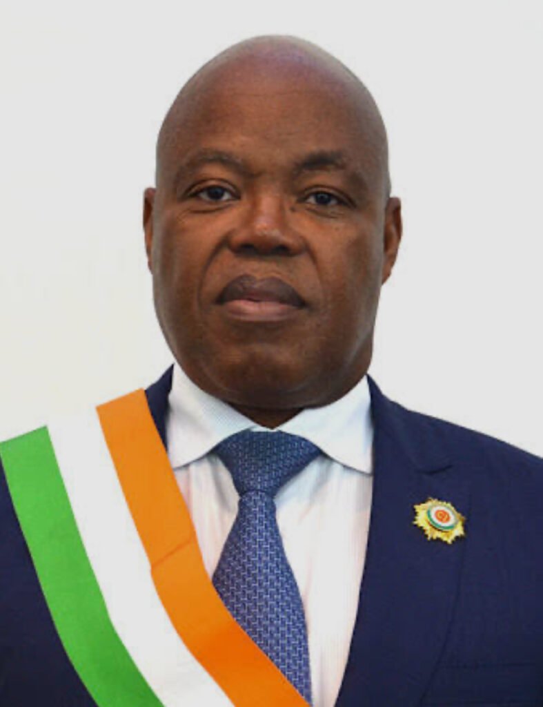 PDCI-RDA : le bras de fer continue autour de Simon Doho sur les millions Fcfa des députés PDCI-RDA : le bras de fer continue autour de Simon Doho sur les millions Fcfa des députés